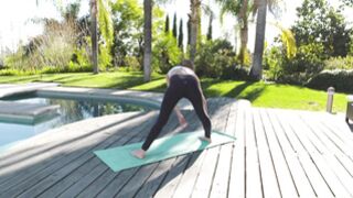 Morning yoga ends up in sexy sex with Chloe Amour - itsPOV