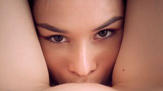 Leona Mia & Kitty Wild's Sexy Cunt Play