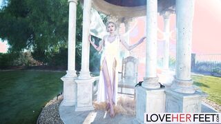 Goddess Kyaa Chimera Gets A Gorgeous Foot Licking